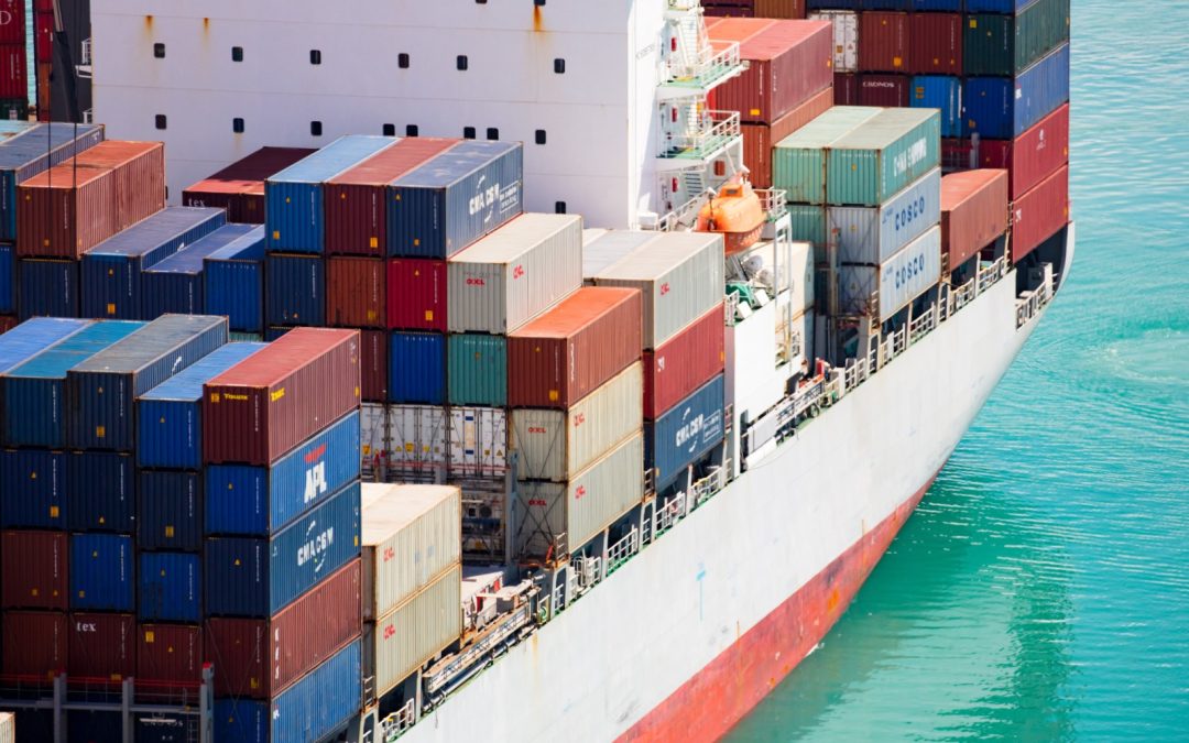 barco-transporte-maritimo-contenidors-material